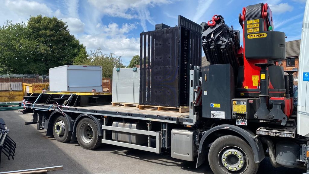Shallow-mount HVM road blocker for high-security protection